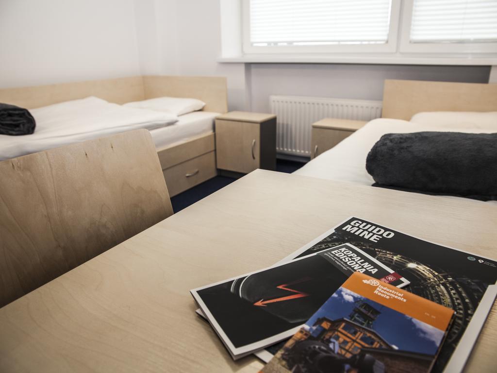 Hostel Guido Zabrze Rum bild